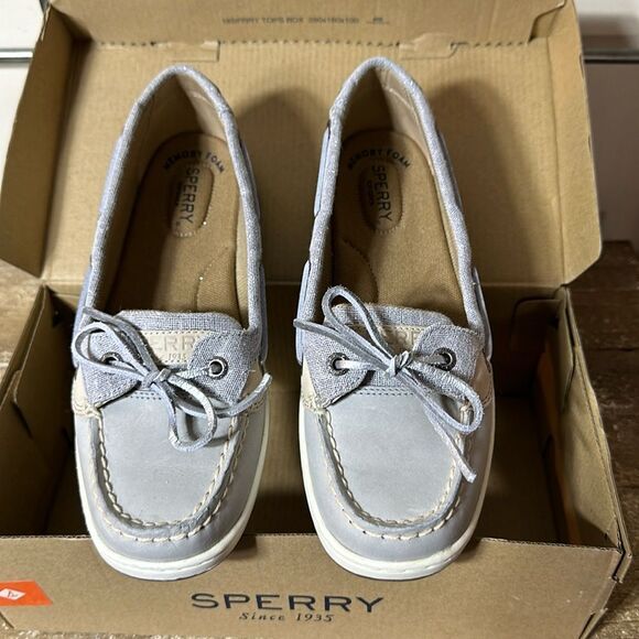 Sperry Shoes - Women’s Sperry size 6 1/2 new inbox, metallic, gray, and silver